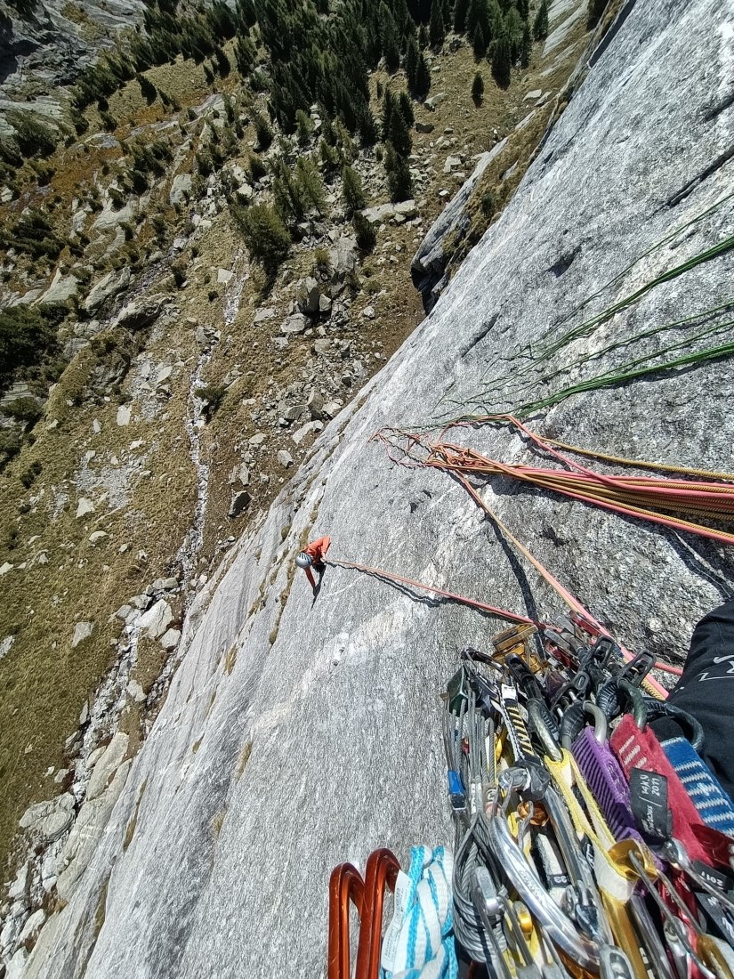 Monte Qualido - Parete Est - Via Artemisia - Alessandra Prato in arrampicata